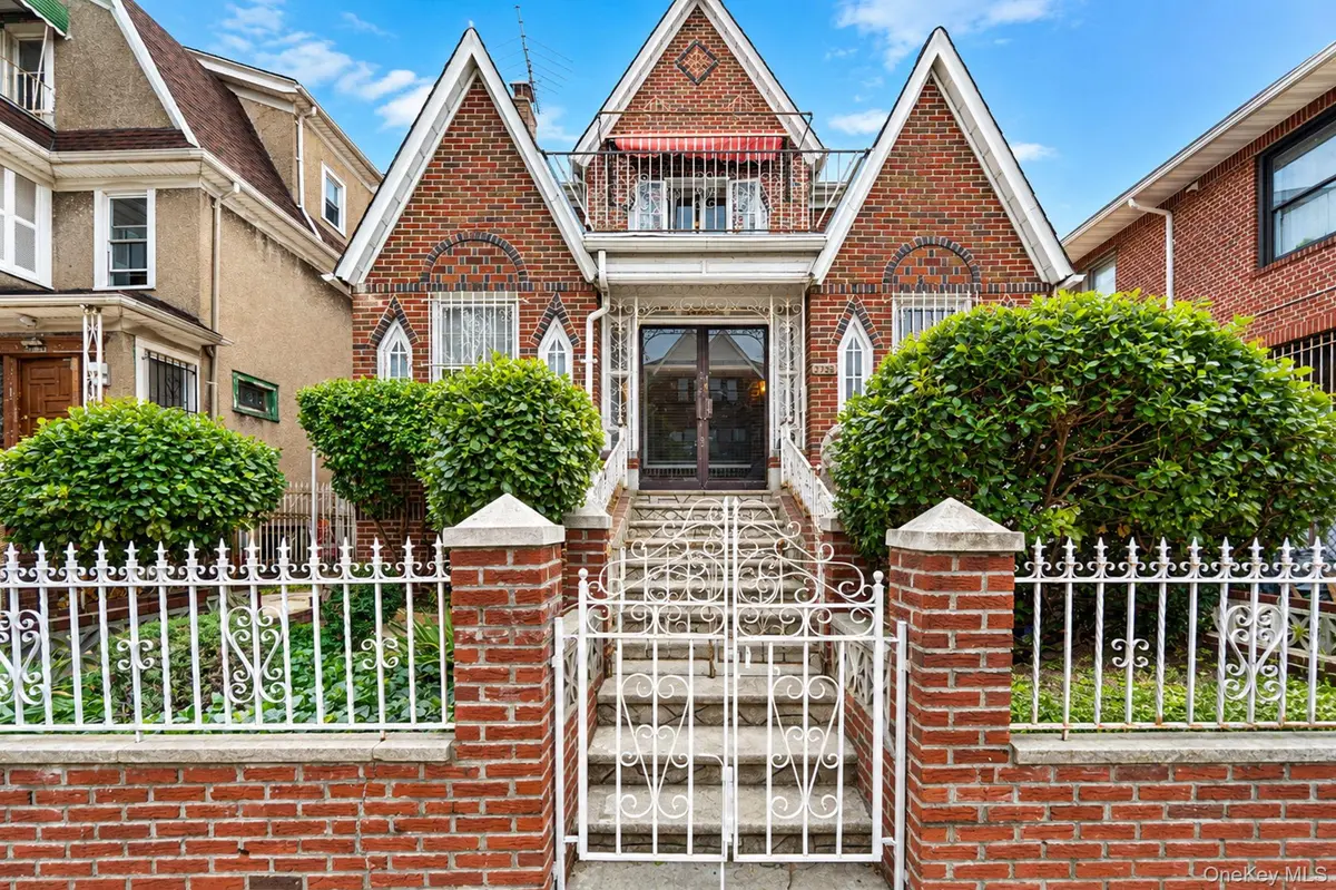 3730 76th ST, Jackson Heights, NY 11372