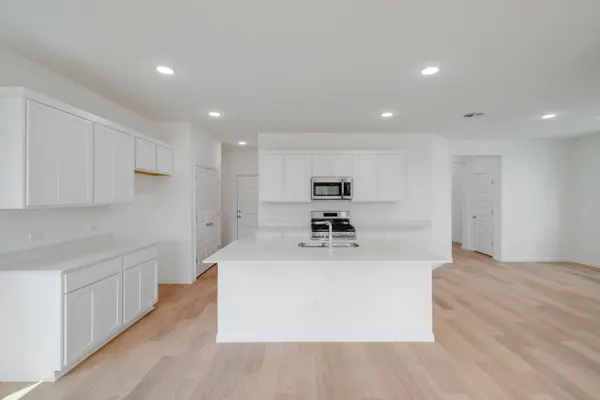 197 Hornet ST, Elgin, TX 78621