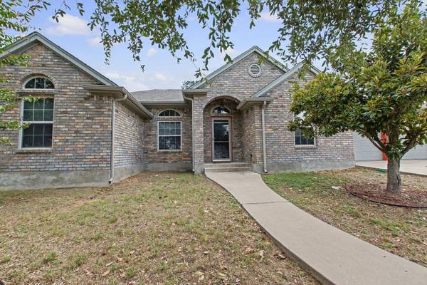 150 Chesterfield DR, Kingsland, TX 78639