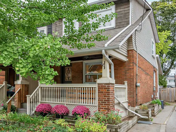 4 Kenrae RD, Toronto C11, ON M4G 1Y1