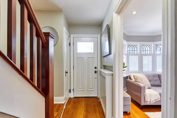 153 Parkhurst BLVD, Toronto C11, ON M4G 2E8