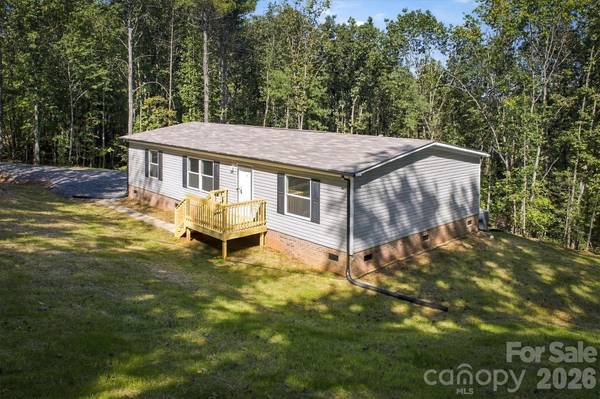 3065 Joshua TRL, Lenoir, NC 28645