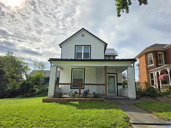 2716 Hoagland AVE, Fort Wayne, IN 46807-1429