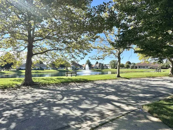 1202 Providence DR, Fort Wayne, IN 46815-8351