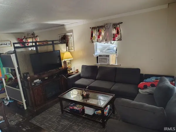 513 S New Jersey ST, Bicknell, IN 47512