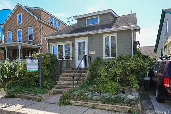 233 8th AVE, Sea Cliff, NY 11579