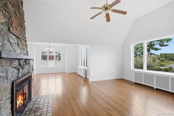 391 Asharoken AVE, Northport, NY 11768