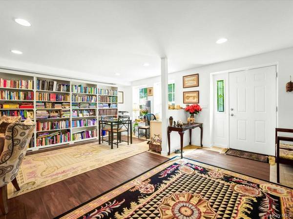 208 Hendrick AVE, Glen Cove, NY 11542