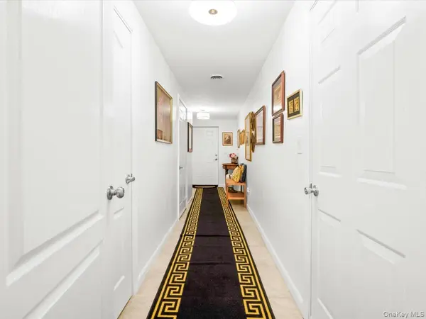 208 Hendrick AVE, Glen Cove, NY 11542