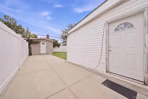 7729 249, Bellerose, NY 11426