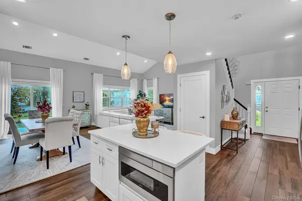 224 Erik DR, East Setauket, NY 11733