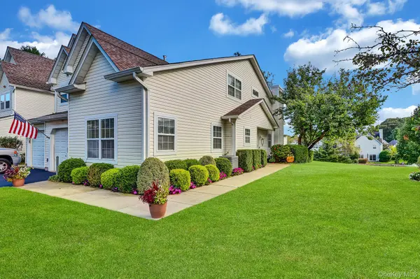 224 Erik DR, East Setauket, NY 11733