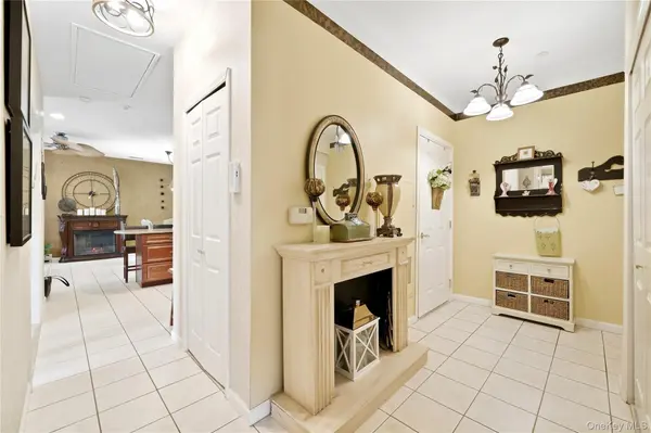 137 Francesca WAY, Amityville, NY 11701