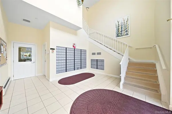 137 Francesca WAY, Amityville, NY 11701