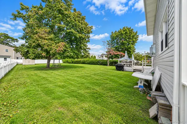 69A Erlanger BLVD, North Babylon, NY 11703