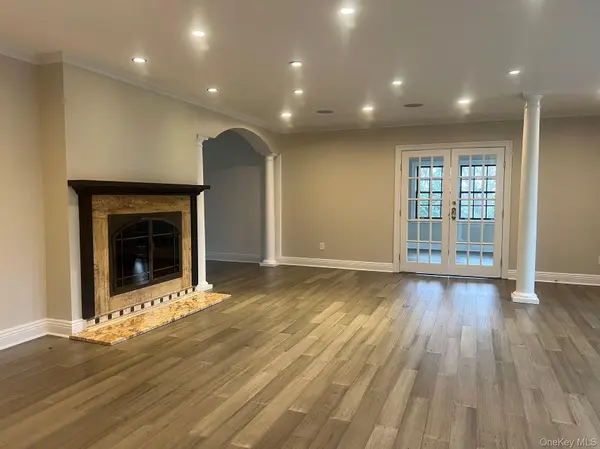 12 The Intervale, Roslyn, NY 11576