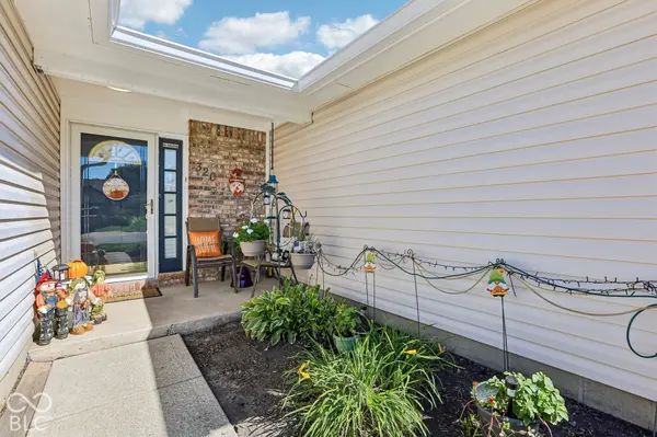320 E Quail Wood LN, Westfield, IN 46074