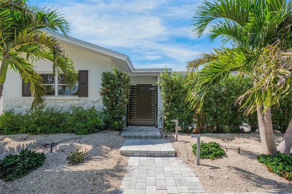 2482 WISTERIA ST, Sarasota, FL 34239
