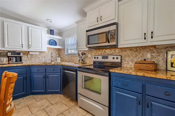 2100 KINGS HWY #402, Port Charlotte, FL 33980