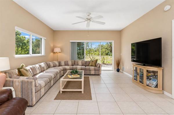 8101 MEMORY LN #122, Rotonda West, FL 33947