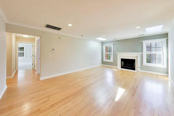215 S EVERGREEN AVE #C, Arlington Heights, IL 60005