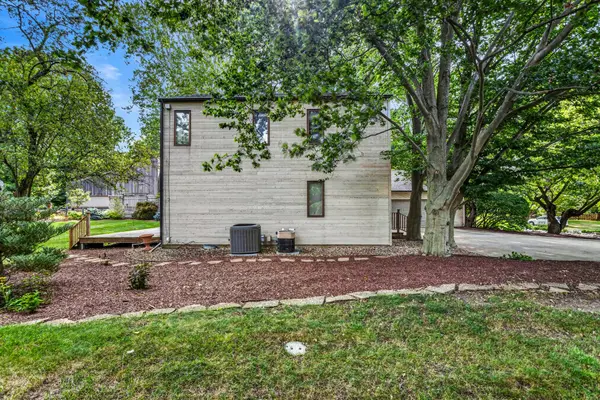 820 Dodds DR, Champaign, IL 61820