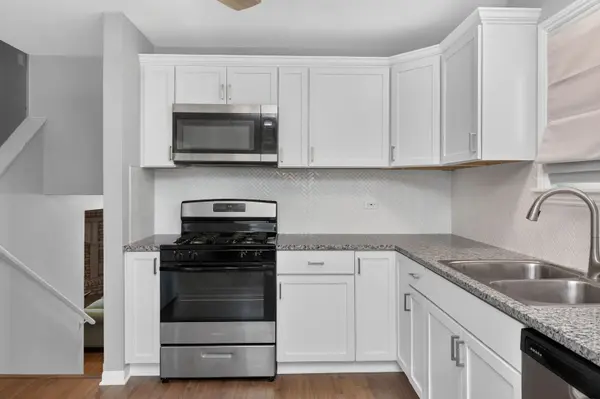 16825 Vicky LN, Orland Hills, IL 60487