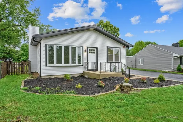 18172 W Twin Lakes BLVD, Grayslake, IL 60030