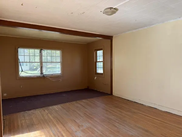 141 NW 2nd AVE, Oelwein, IA 50662