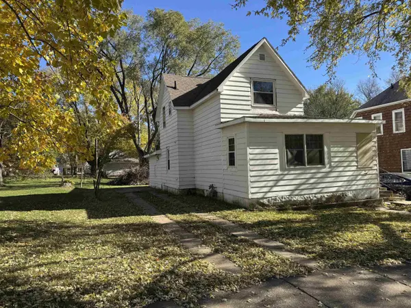 141 NW 2nd AVE, Oelwein, IA 50662
