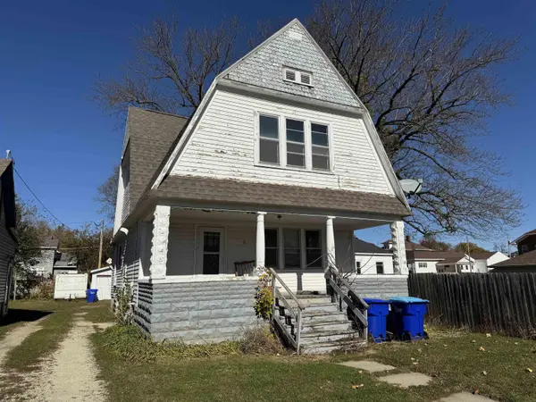 11 NW 2nd ST, Oelwein, IA 50662