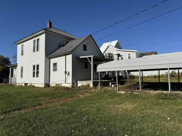 229 SE 4th AVE, Oelwein, IA 50662