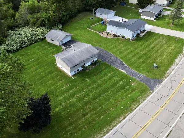 2715 College DR, Decorah, IA 52101