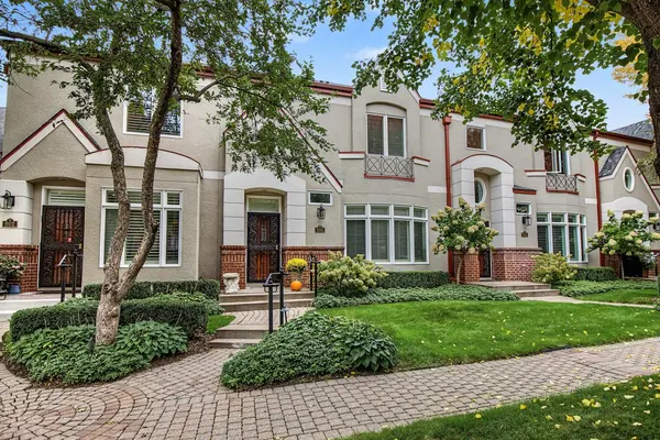 604 Coventry LN, Edina, MN 55435