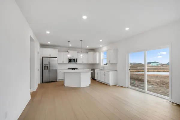 2058 Norway LN, Lino Lakes, MN 55038