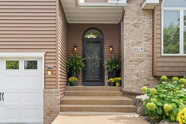 6618 Wild Turkey TRL, Lino Lakes, MN 55014
