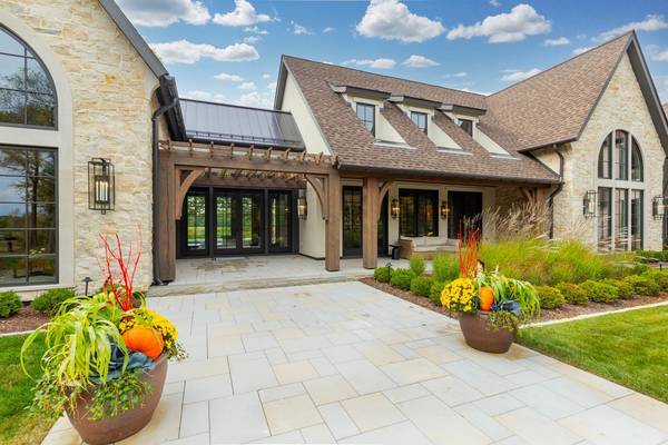 2295 Tamarack DR, Medina, MN 55356