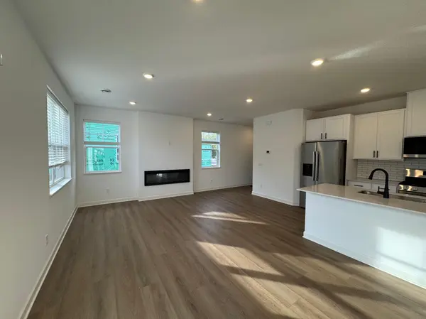 11160 203rd ST W, Lakeville, MN 55044