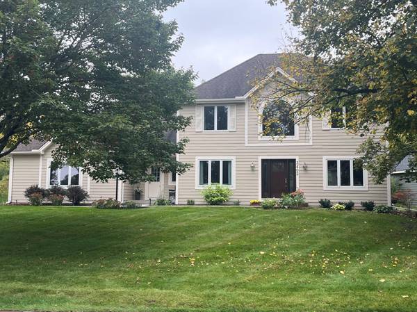3402 Fairfax LN, Woodbury, MN 55129