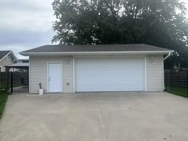 911 3rd AVE NW, Austin, MN 55912