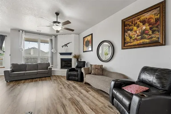 616 Madeline LN, Moore, OK 73160