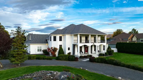 5601 Glenbrook Loop, West Richland, WA 99353