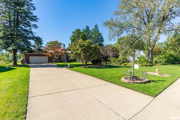 4620 W HETHERWOOD DR, Peoria, IL 61615-1925