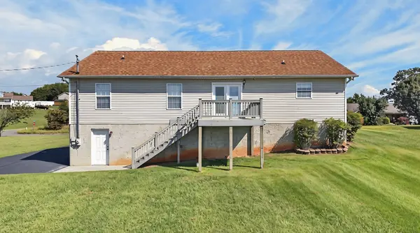 664 Keene Cir, Dandridge, TN 37725