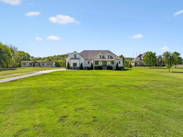 2180 Philadelphia Rd, Lebanon, TN 37087