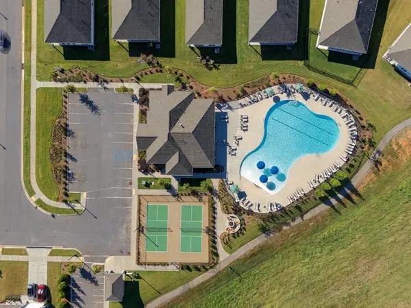 2240 Quinn Dr, White House, TN 37188