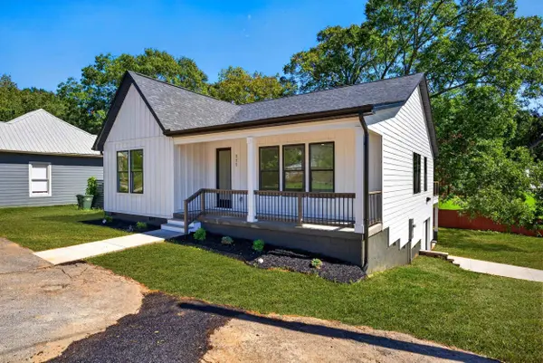 111 Liberty DR, Easley, SC 29640-3223