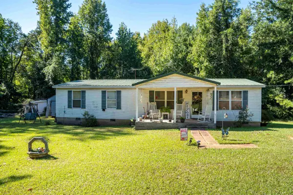 655 Peanut RD, Woodruff, SC 29388