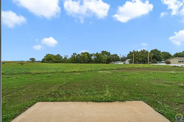 716 Teresa Ct, Carbondale, KS 66604-1975