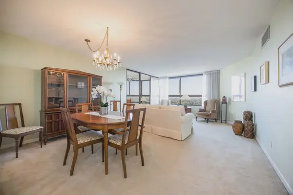 1300 Bloor ST #1405, Mississauga, ON L4Y 3Z2